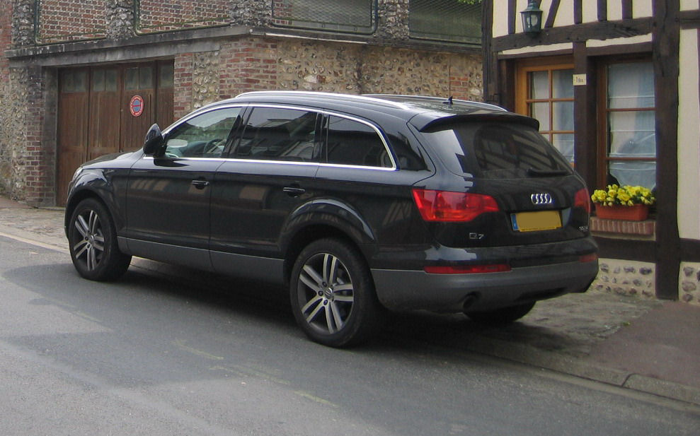 z AUDI Q7 98